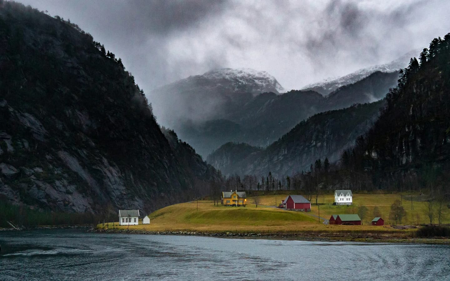 5 attività da fare in Norvegia: Summer Adventure tra fiordi e trekking